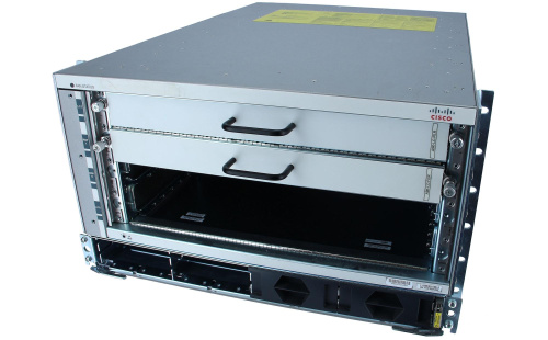 Nexus 9504 Chassis with 4 linecard slots.